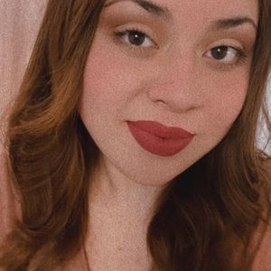 Meet your Posher, Priscila